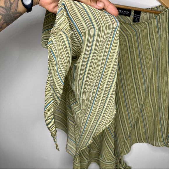 SOLD! New York & Company Striped Green Brown Flare Sleeve Blouse L #X0927 - Picture 6 of 15